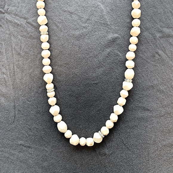 JCREW necklace, a modern substitute for pearls - Picture 2 of 7